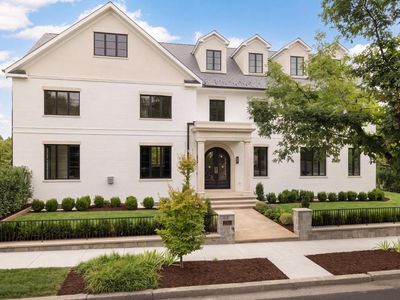 2701 35th Pl NW, Washington, DC, 20007
