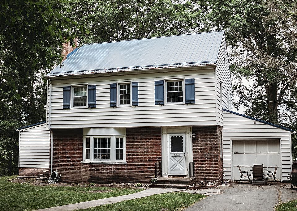 1st image of 821 White Oak Dr