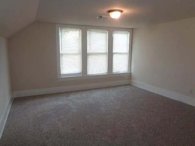3230 Ohio St — Photo 7