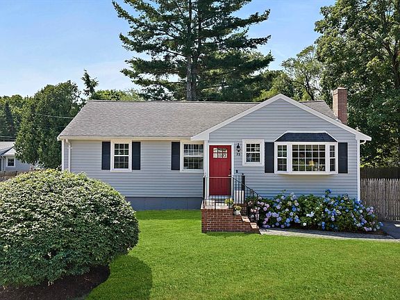 3rd image of 33 Bartlett Rd