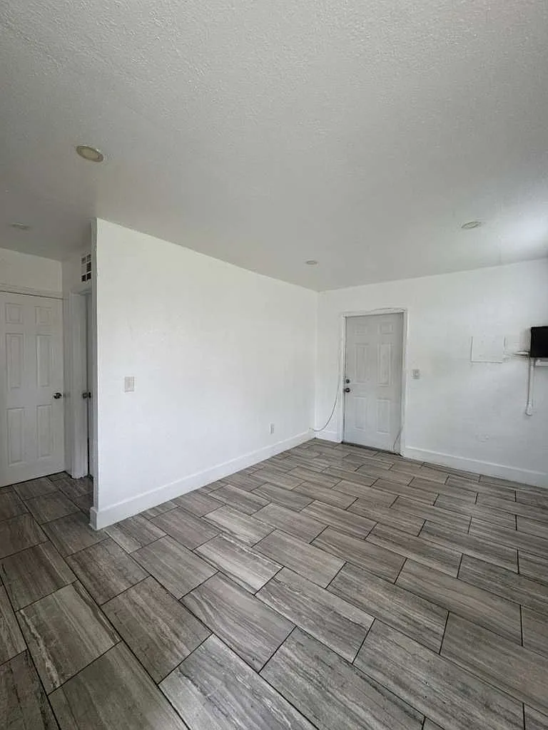 529 Lucy St Llc - 5 — Photo 2