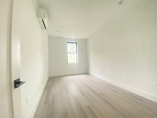 Rented by Dream Space Realty | media 5