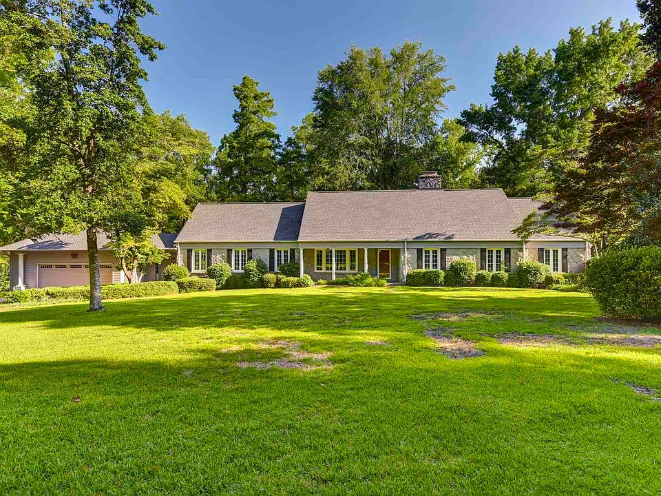 Lexington Womens Care Chapin Lexington man, woman facing