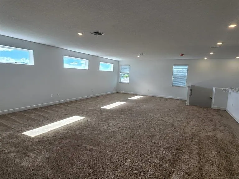 19050 Blueleaf St — Photo 10
