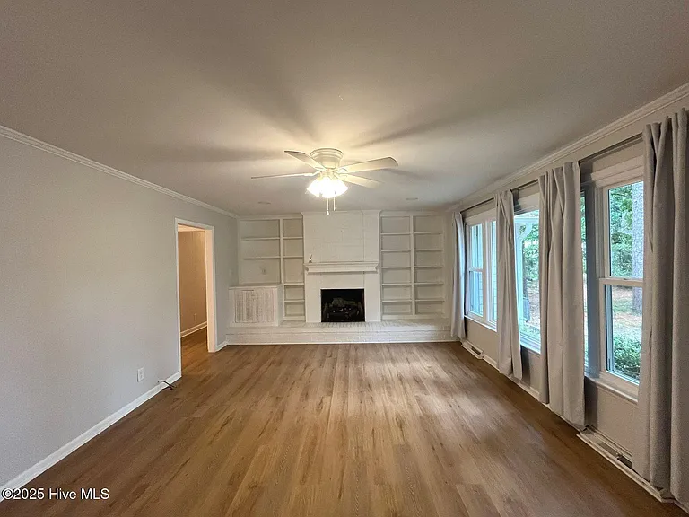 440 E Massachusetts Ave — Photo 2