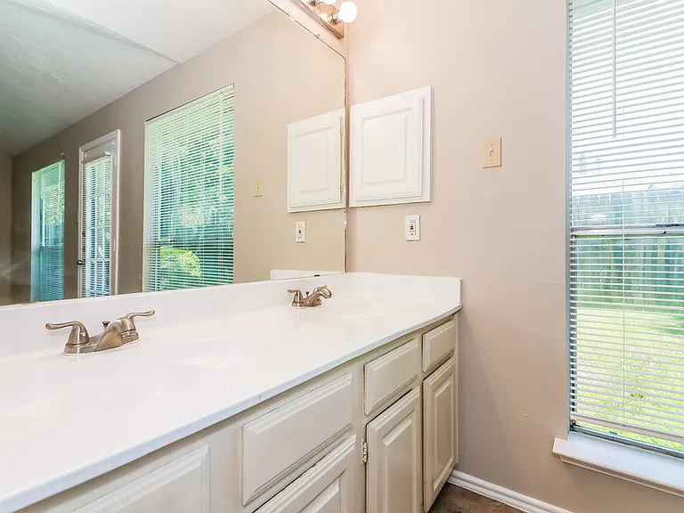 15306 Evergreen Place Dr — Photo 10