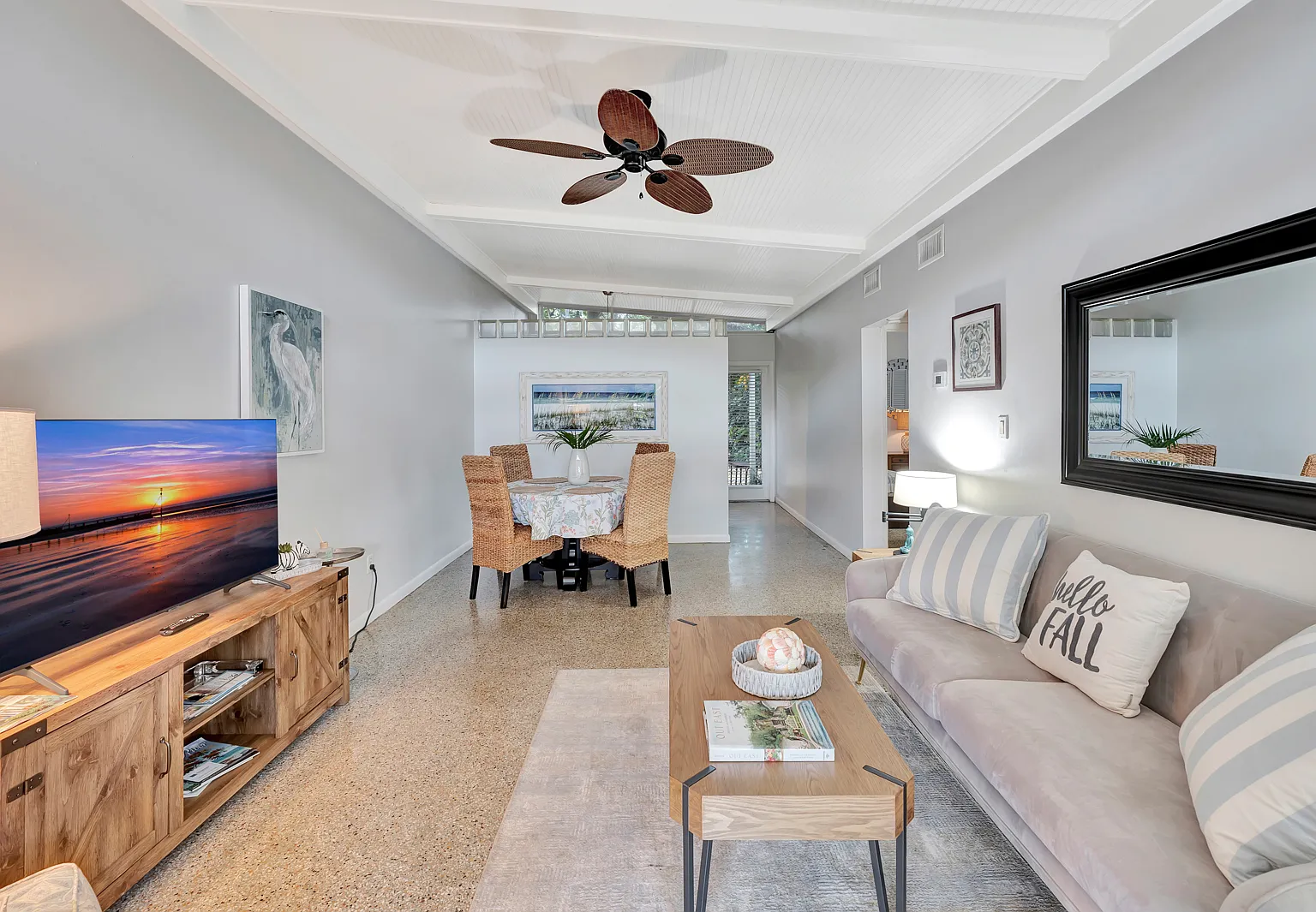 720 Lantana Ln — Photo 1