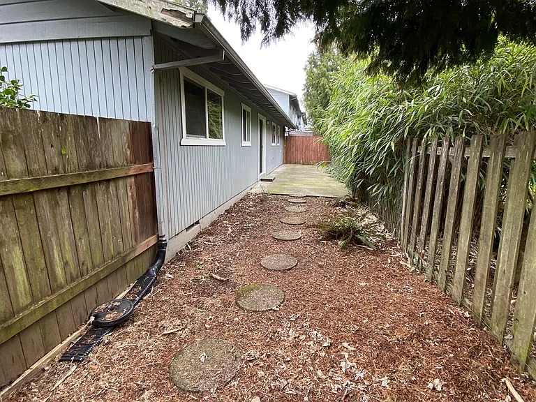 14026 SE Redwood Ave — Photo 16