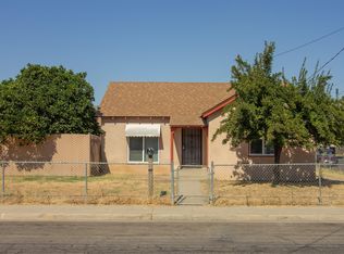 1186 E Whittaker Way, Dinuba, CA 93618