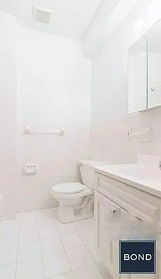 Rented by Bond New York | media 18