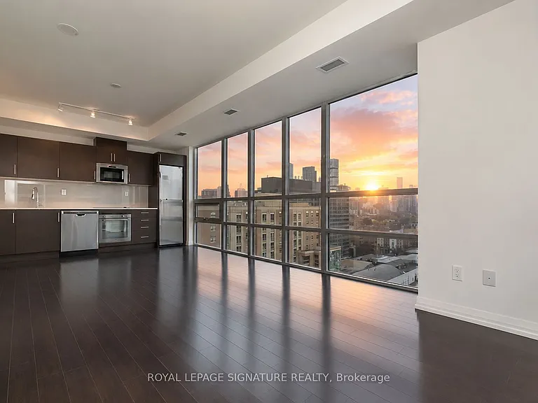 460 Adelaide St E #1706 — Photo 5