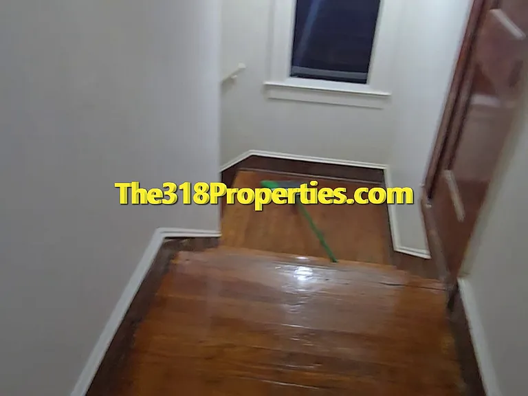 154 E Herndon St #B — Photo 2