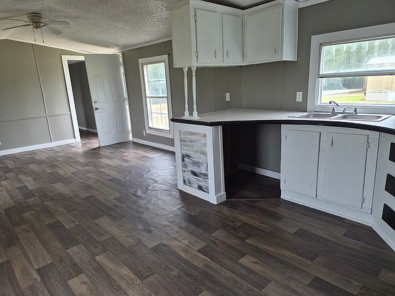 3rd image of 2324 Turnberry Rd