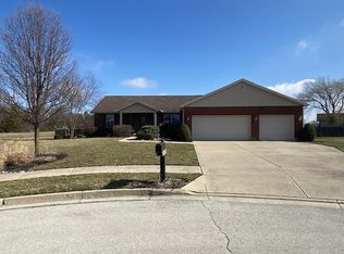 370 Mallard Ct, Brookville, OH 45309