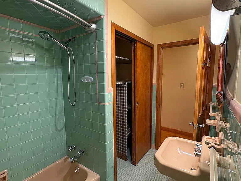 1040 Indiana Ave — Photo 17