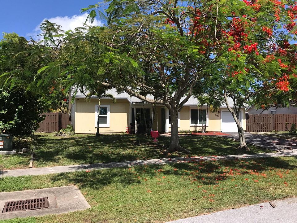 Home For Sale In Lees Crossing