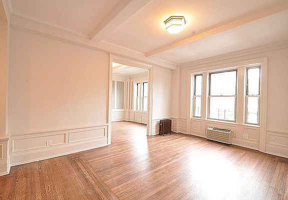 3rd image of 163 E 82nd St #9C