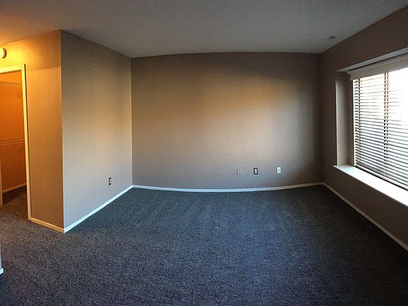 Master Bedroom w/ walk-in closet