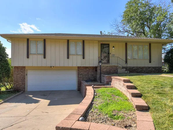 10 Danbury Ct, Council Bluffs, IA 51503