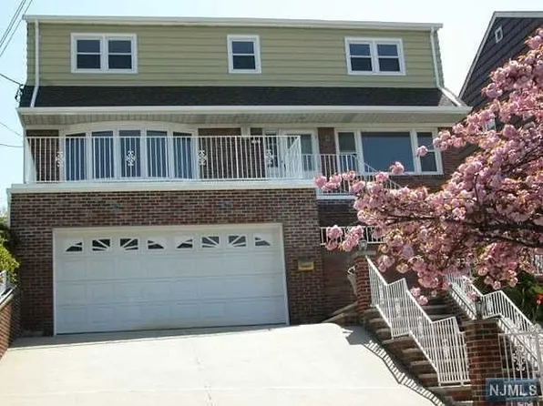 16 Park Ave, Kearny, NJ 07032