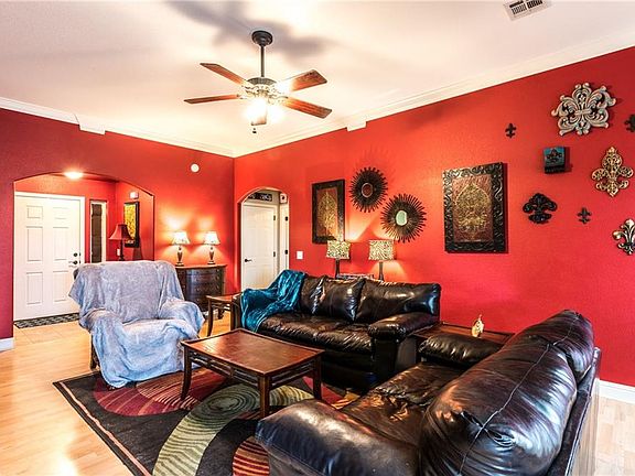 4th image of 408 E Meadow Wood Ln