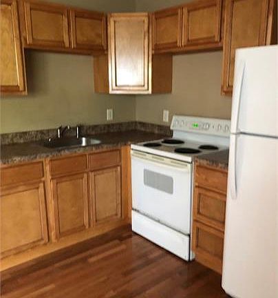 3rd image of 2359 E 5th Ave NE