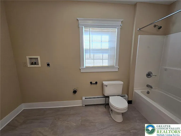 40 Evergreen St #B — Photo 18