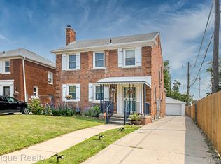 17126 Woodingham Dr, Detroit, MI 48221