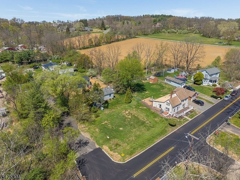 1st image of 2 Maple Ln