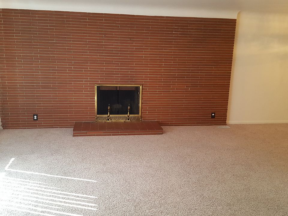 2nd image of 27100 Colgate St #1