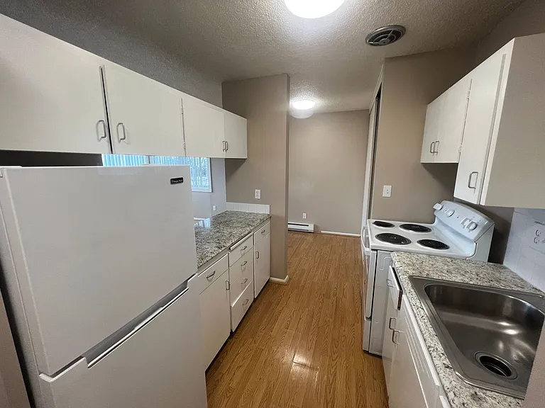 Fairview Apartments — Photo 13