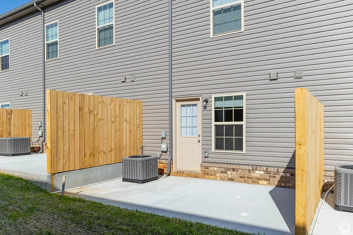 Building Photo - Greystone Townhomes