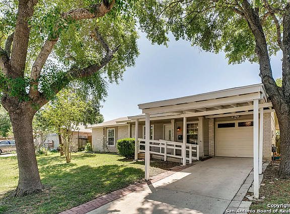 3rd image of 6642 Spring Hollow Dr