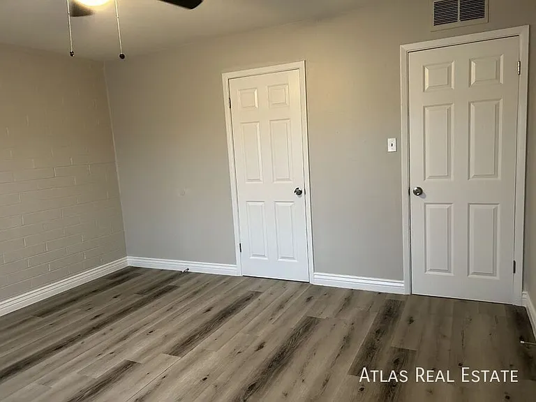 1753 W Brown St — Photo 9