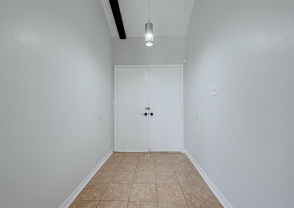 1st image of 11418 Green Glade Dr