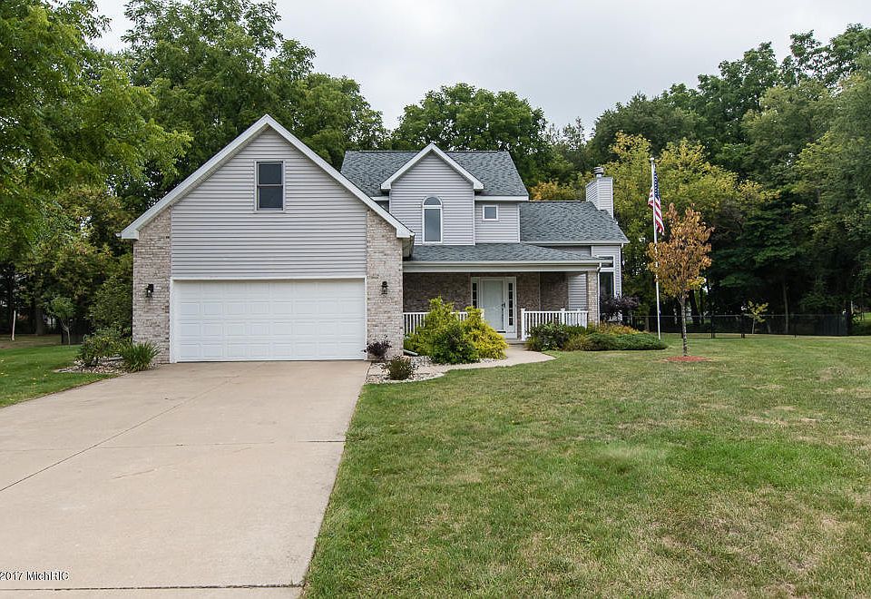 1st image of 131 Sterling Ct