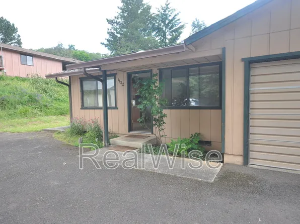 1132 NE Barager Ave, Roseburg, OR 97470