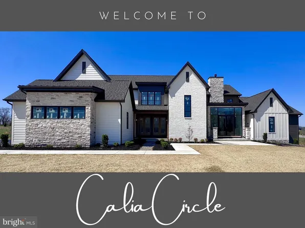 102 Calia Cir, Hummelstown, PA 17036