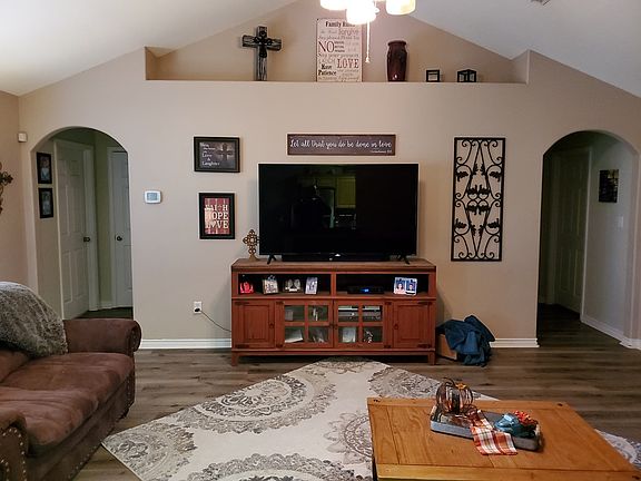 4th image of 5405 Westmont Ln