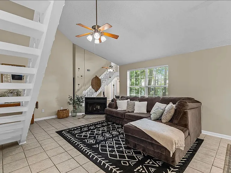 6240 April Pine Cir #F — Photo 6