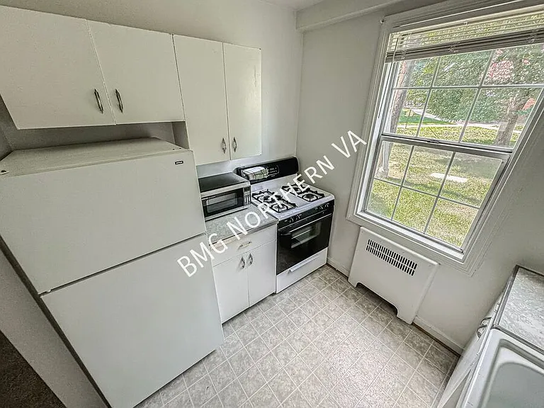 214 N George Mason Dr #1 — Photo 7