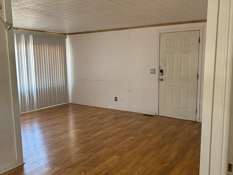 380 E Telegraph St — Photo 16