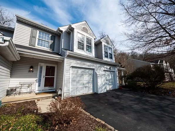 219 Commons Dr, Oakmont, PA 15139