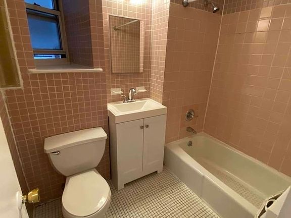 3rd image of 319 W 21st St #1B