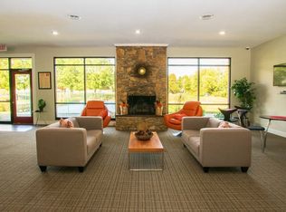 15901 W 127th St APT 215, Olathe, KS 66062