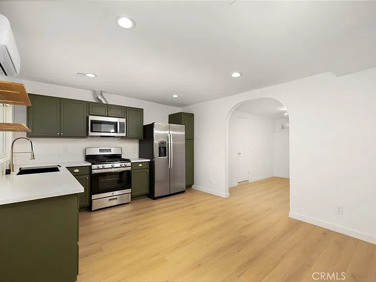 4173 York Blvd — Photo 12
