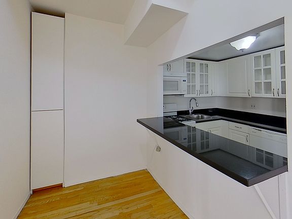 4th image of 56 Beaver St APT 503