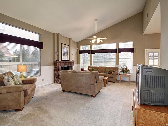 4th image of 101 Wembley Ct