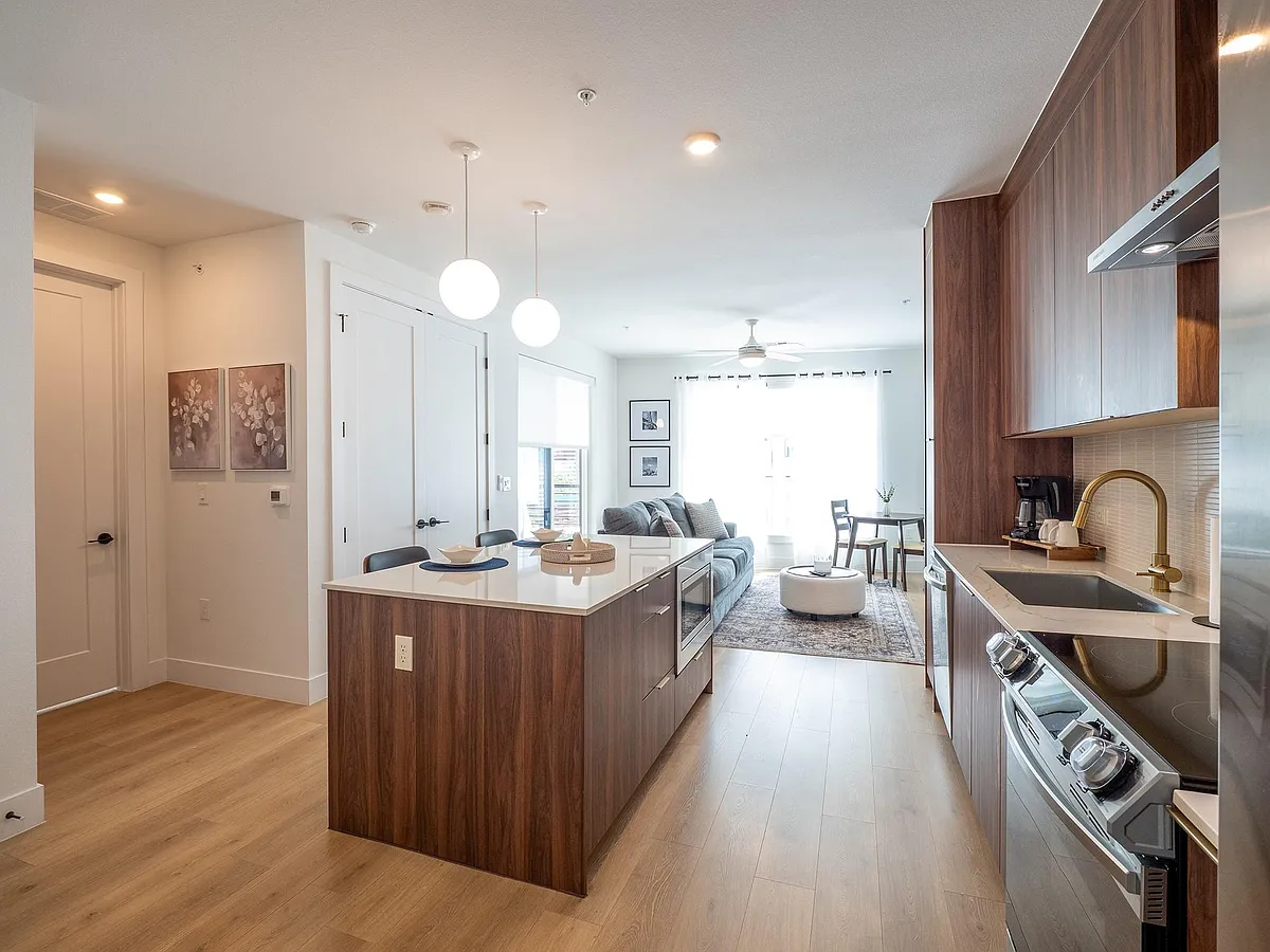 Building Photo - 1701 Simond Ave #229