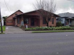 2411 3rd St, Tillamook, OR 97141